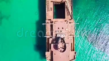 大西洋中一艘船失事的鸟瞰图。 希腊货船失事：泰拉蒙。 西班牙加那利群岛兰萨罗特